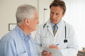 Prostatitisa duen pazientea urologoarekin egindako kontsultan
